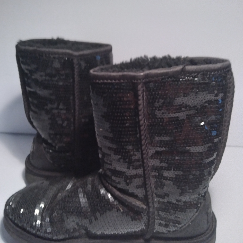 Uggs Black Sequence - image 3